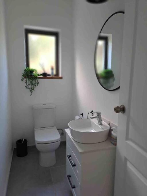 Modern Mountainside With Ocean View - Minimal Load Shedding Vakantiehuis Kaapstad
