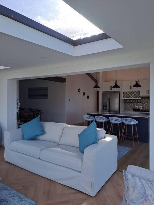 Modern Mountainside With Ocean View - Minimal Load Shedding * Kaapstad