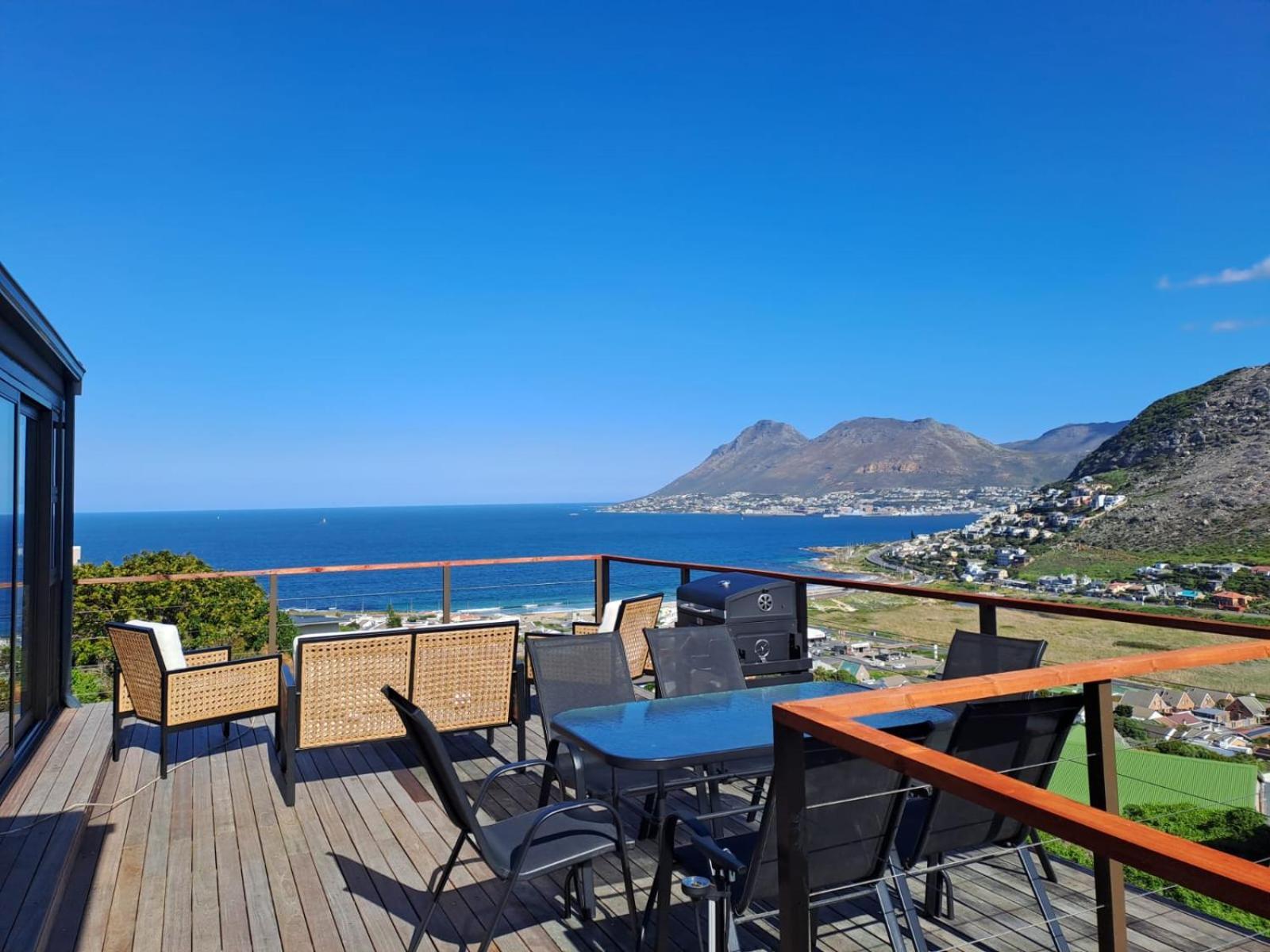 Vakantiehuis Modern Mountainside With Ocean View - Minimal Load Shedding